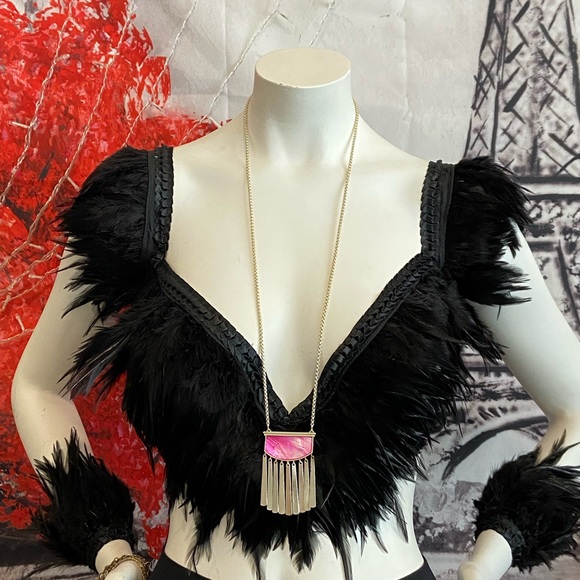 Kendra Scott Jewelry - NWT Kendra Scott Ellen Necklace In Magenta Pearl